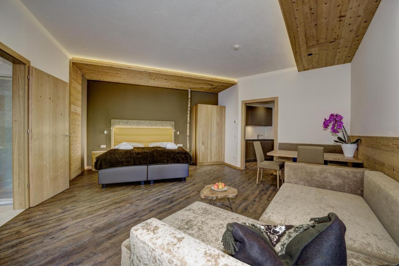 Wiesenhof Gardenresort Sankt Leonhard in Passeier Kamer foto